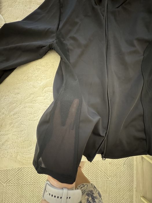 Продам рашгард спортивный Zara