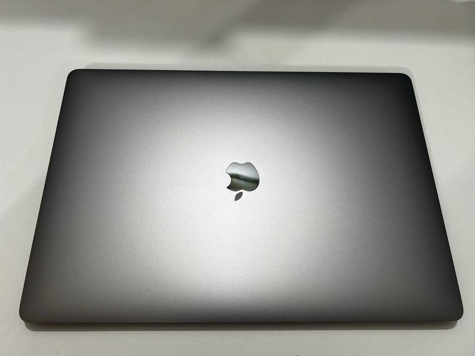 macbook pro 16'' , i9 2,4GHz, 32Gb, 1Tb