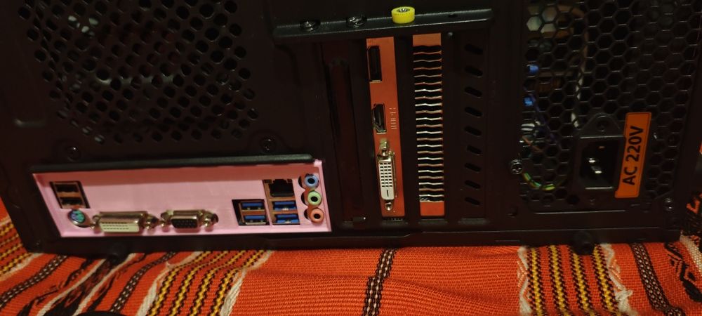 Vând placă video r7 370 AMD