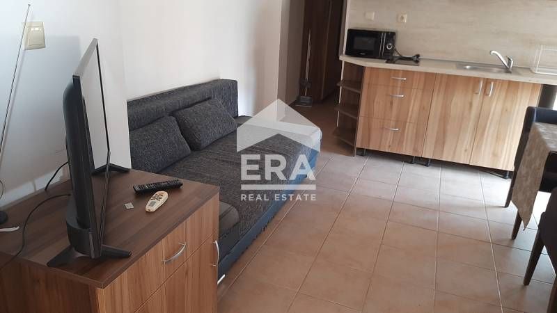 Продава се Тристаен апартамент в Поморие - 70 кв.м за 915 €/кв.м - Снимка #2