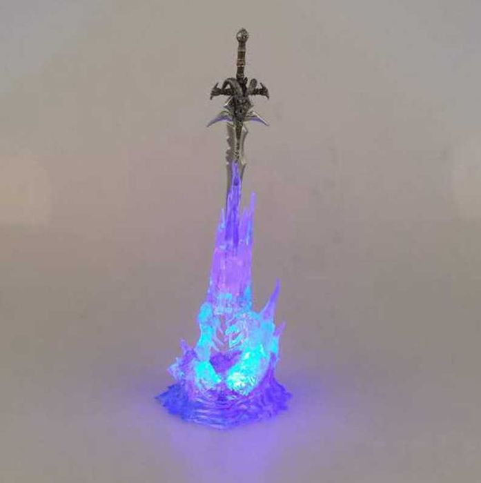 World of Warcraft Wow Arthas Frostmourne lumineaza 28 cm