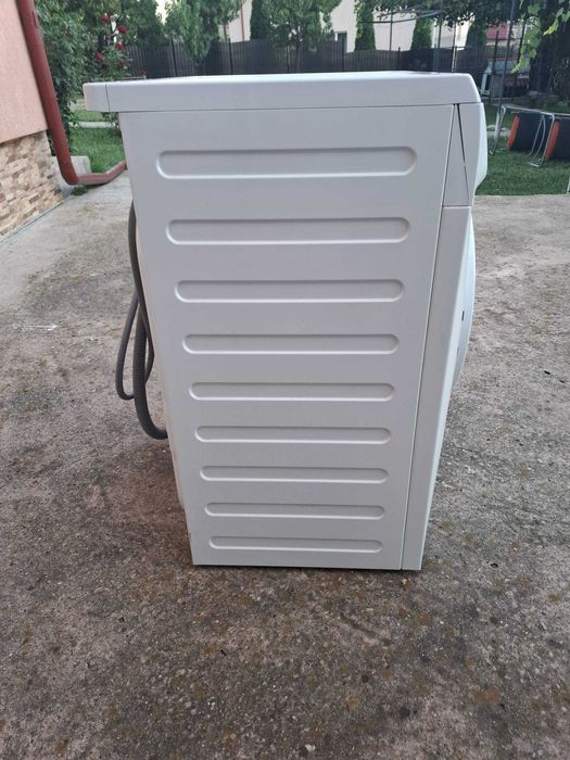 Vand masina de spalat ELECTROLUX,6kg in buna stare de functionare.