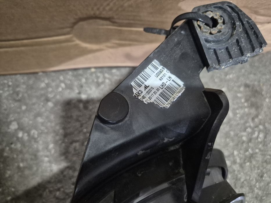 Ляв фар Hyundai I20 Хюндай И20 фарове