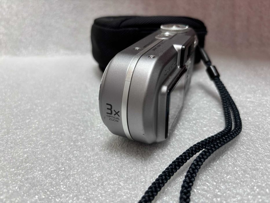 Перфектен! Като нов! Цифров Фотоапарат Sony Cyber-shot DSC-P10