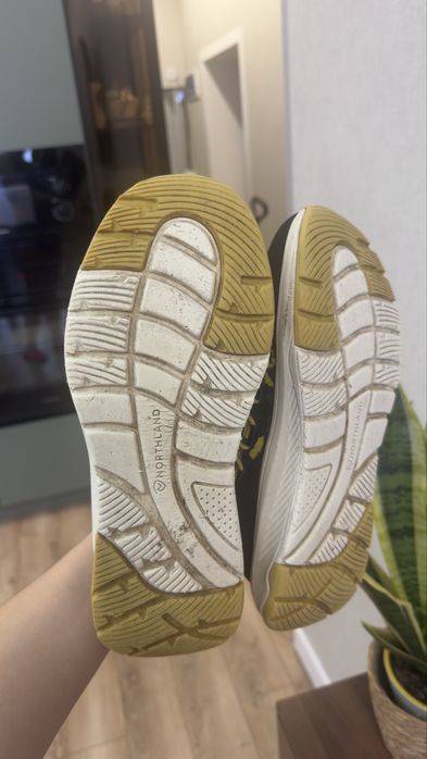 Кроссовки детские