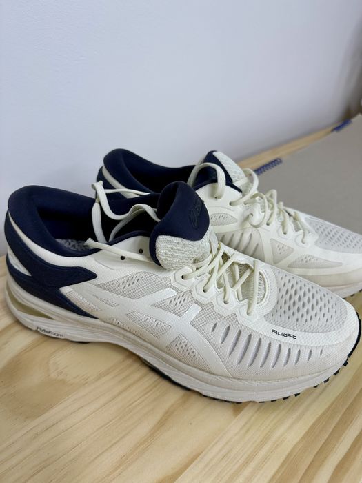 Кроссовки ASICS новые