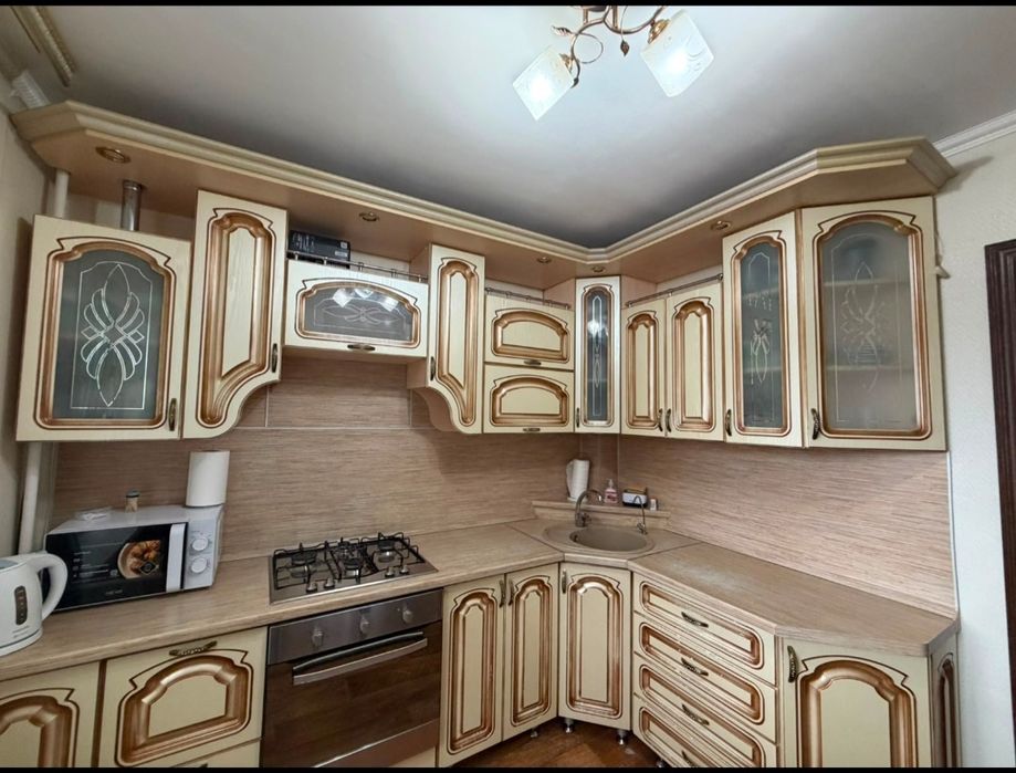 Продаётся кухонный гарнитур