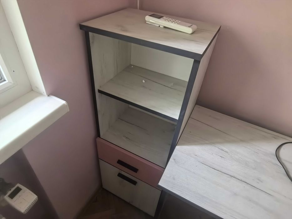 Пълно обзавеждане за детска стая – двуетажно легло, гардероб, бюро и скрин