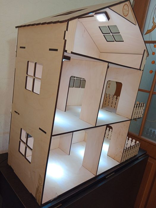 Игровой деревянный домик