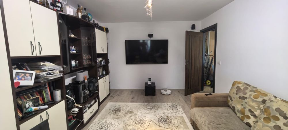 Vând apartament 2 camere decomandat