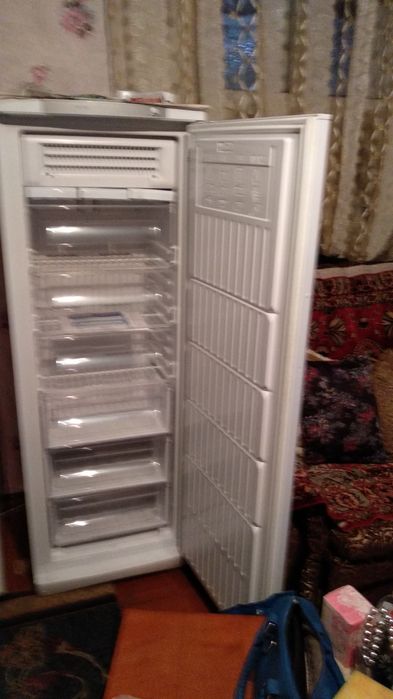 Продам морозильник