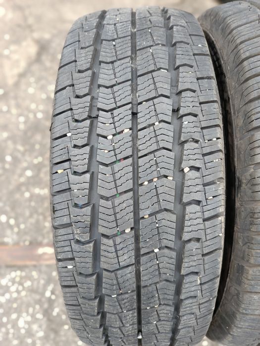 ЕДИНИЧНИ БУСОВИ -2024г.-16цола-215/65-1бр.-80лв."CONTINENTAL"