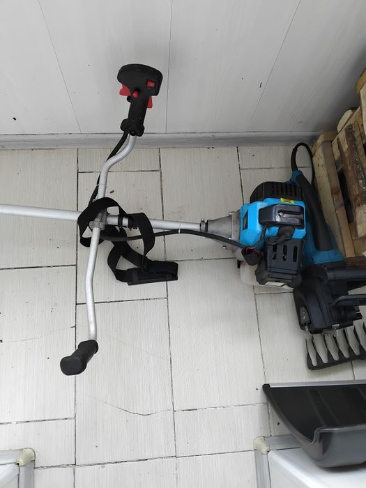 Тример бензиновый для травы