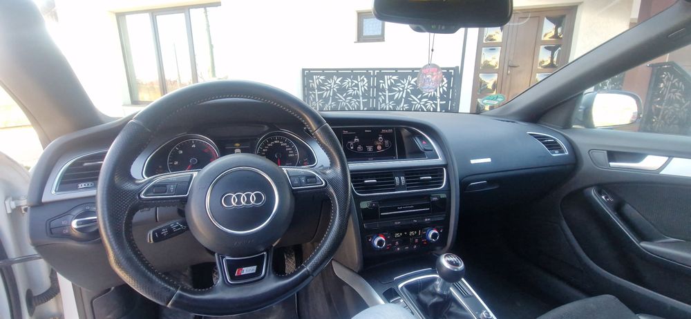 Audi A5 facelift alb perlat 2.0TDI 177cp euro5 manual S-line Proprieta
