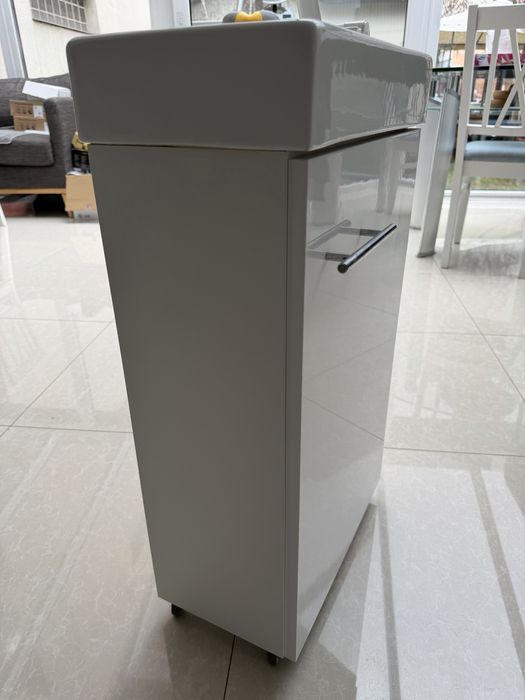 Vand chiuveta mobila NOUA