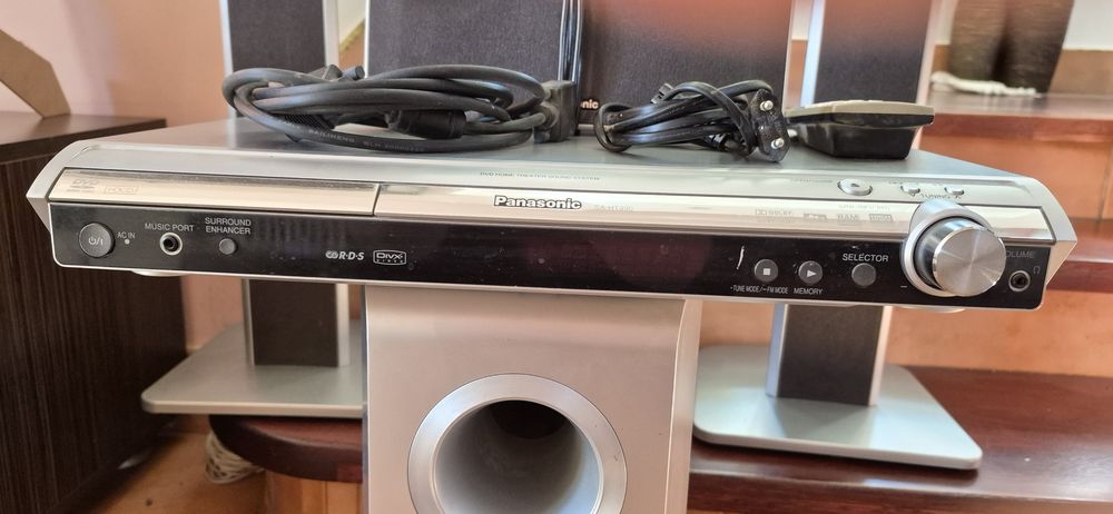 Home Cinema Panasonic SC-HT990 – sistem 5.1, 1000W, DVD, subwoofer