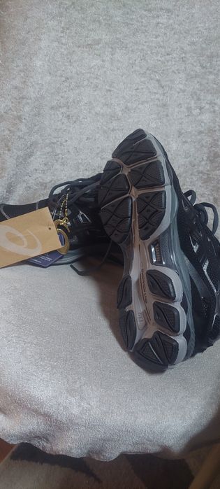 Adidasi Asics Gel-NYC. Marimea 40