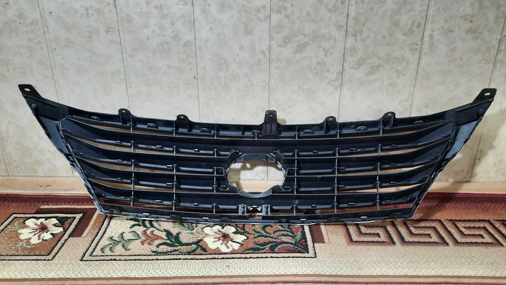Решетка радиатора Lexus LX-570