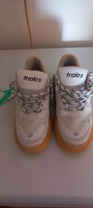 Vând adidași Balenciaga!