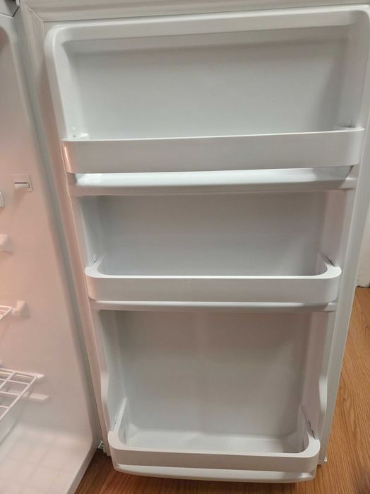 Хладилник Arielli