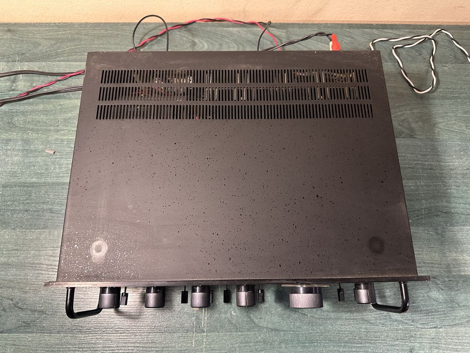 Рядък винтидж усилвател Lehnert SV 901 големи VU метри