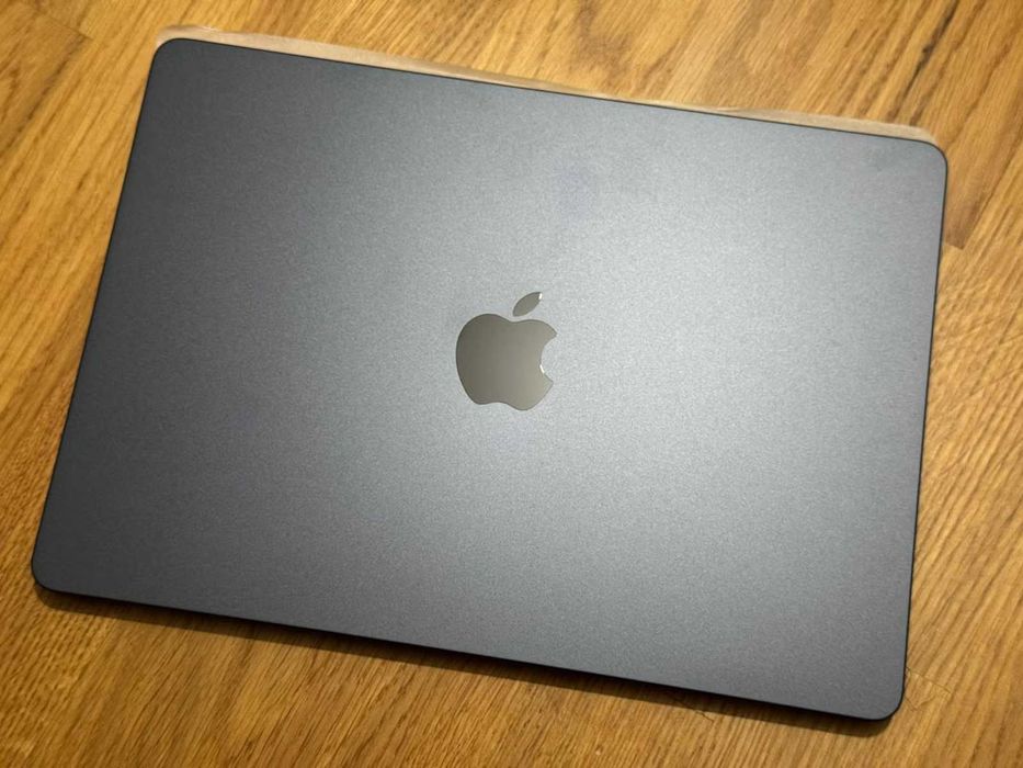 MacBook Air M2 – 16GB RAM, 1TB SSD, Midnight CTO