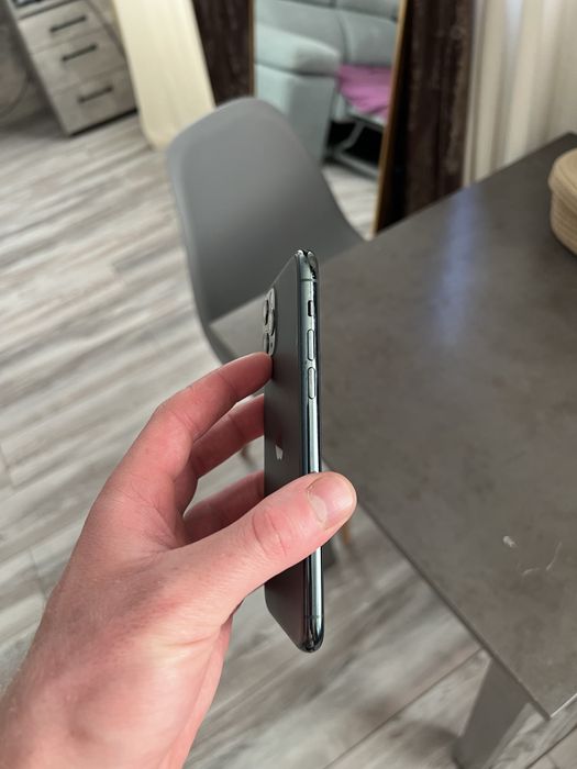 Продам iphone 11pro 64