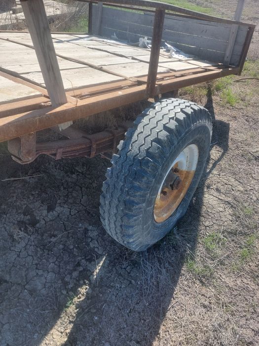 Продам прицеп на рисорах колеса от уаза