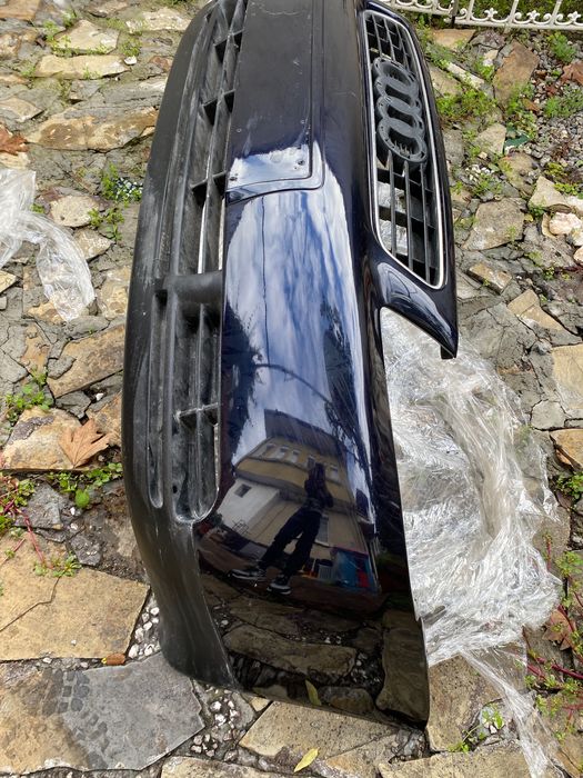 Продавам предна броня за Audi A3 8L Ауди А3 8л цвят LZ5L