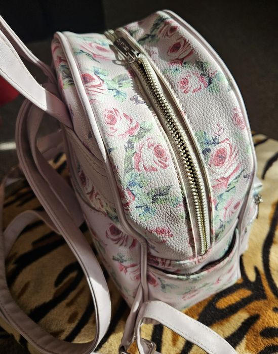 Дамски балеринки,официални сандали и раница