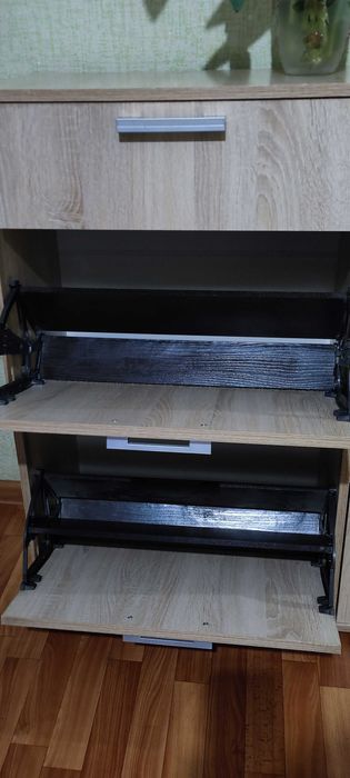 Продам обувницу.