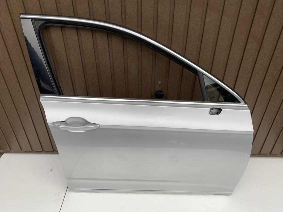 Usa dr fata vw Passat B8 cod culoare LA7W 2015-2020