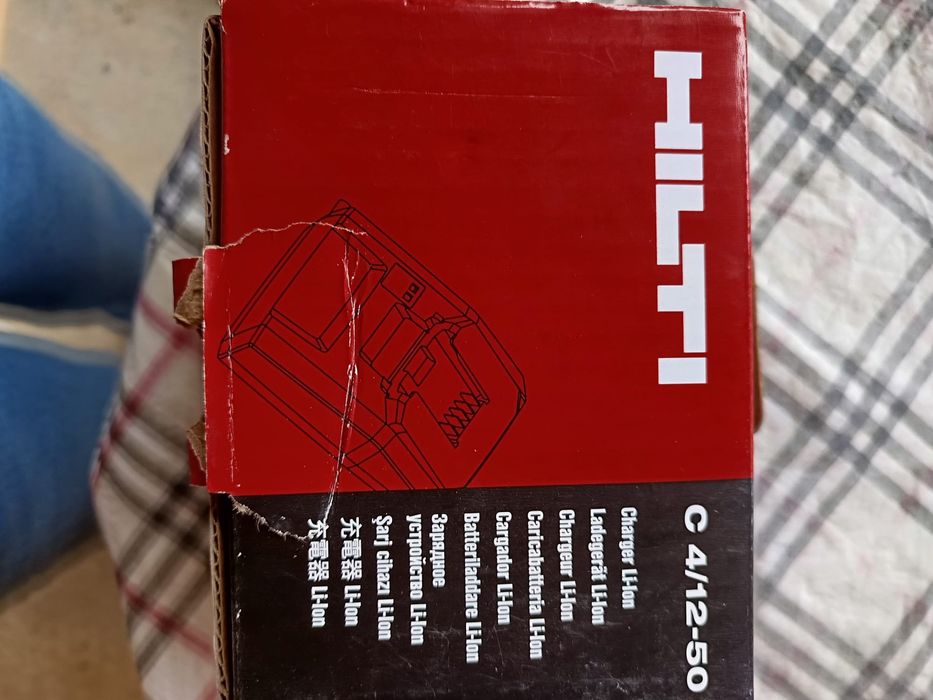 Vând discuri șlefuit Hilti  și încărcător ...
