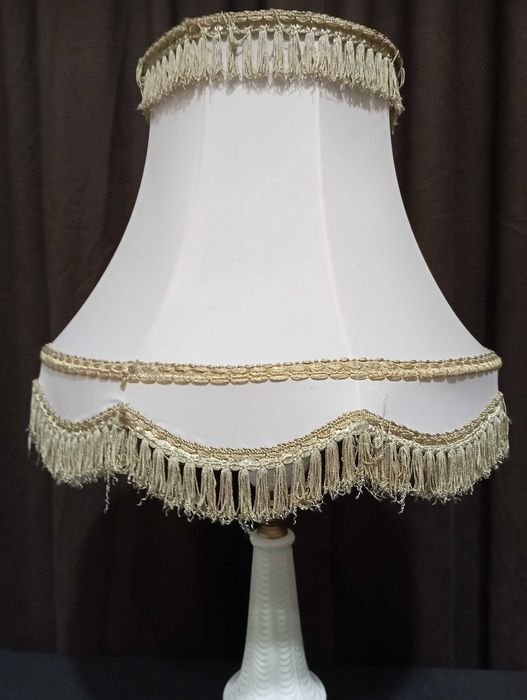 Красиви старинни лампи с абажури - лампа