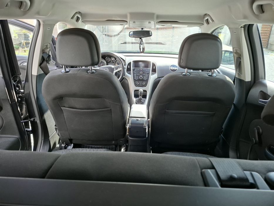Opel Astra  Sports Touarer 1.7, 2013