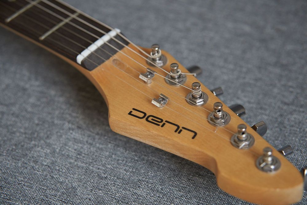 Продам страт DENN ST100 BK