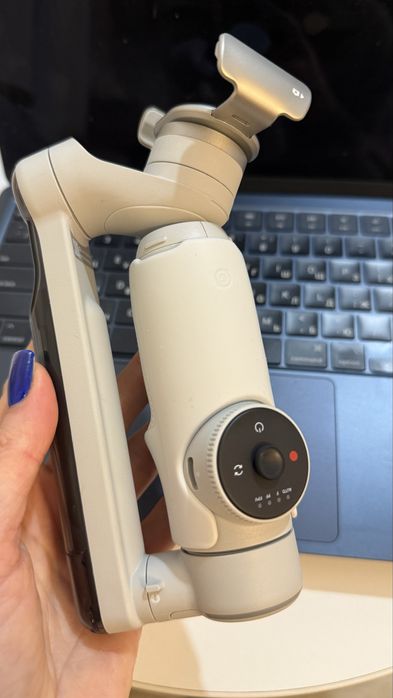 Стабилизатор Insta360 Flow Pro с функцией NFC