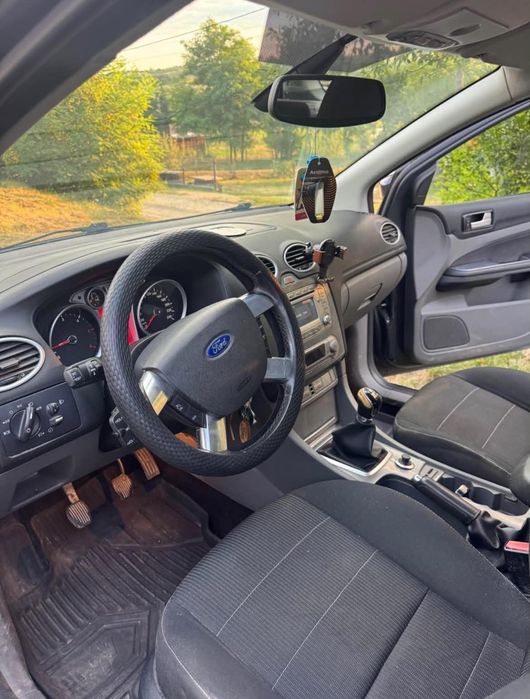 Vând Ford focus din 2009 model 2010