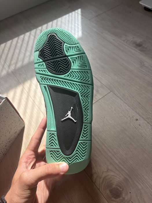 Jordan 4 Green Glow