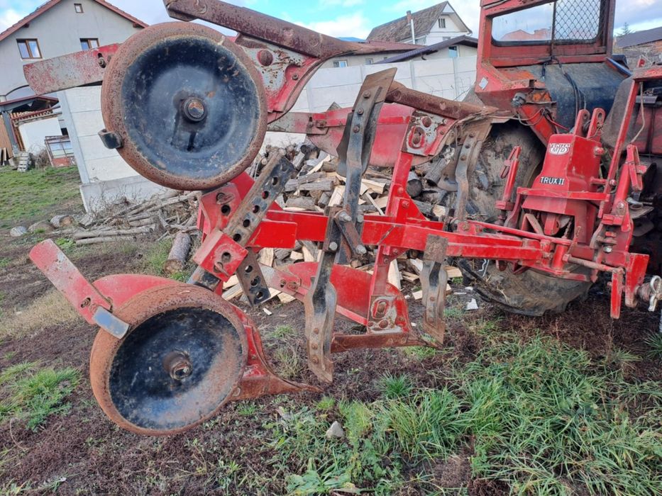 Plug reversibil doua brazde