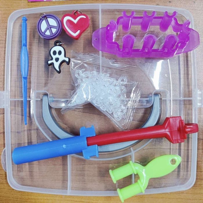 Пластмасов куфар с ластички, 4500 бр в комплекта