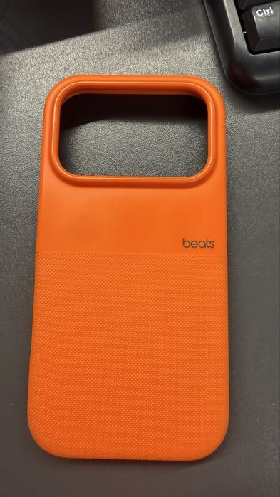 Husa Beats Rugged iphone 17 pro portocalie