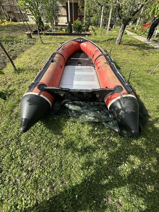 Лодка zodiac futura 380