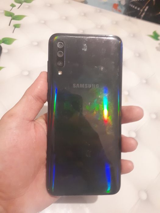 Здравствуйте продам Samsung a70