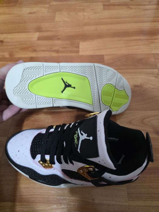 Adidasi  jordan patru