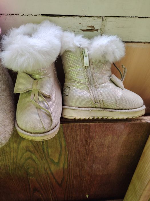 Продам детскую обувь