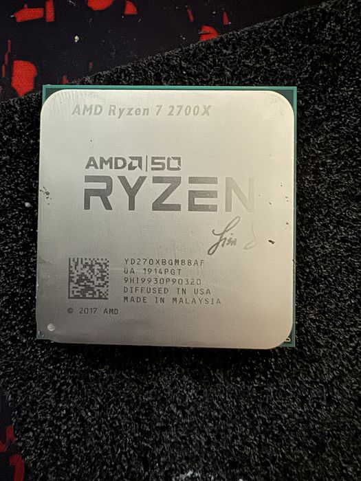 AMD Ryzen 7 2700X – procesor 8-core / 16-thread, stare foarte bună