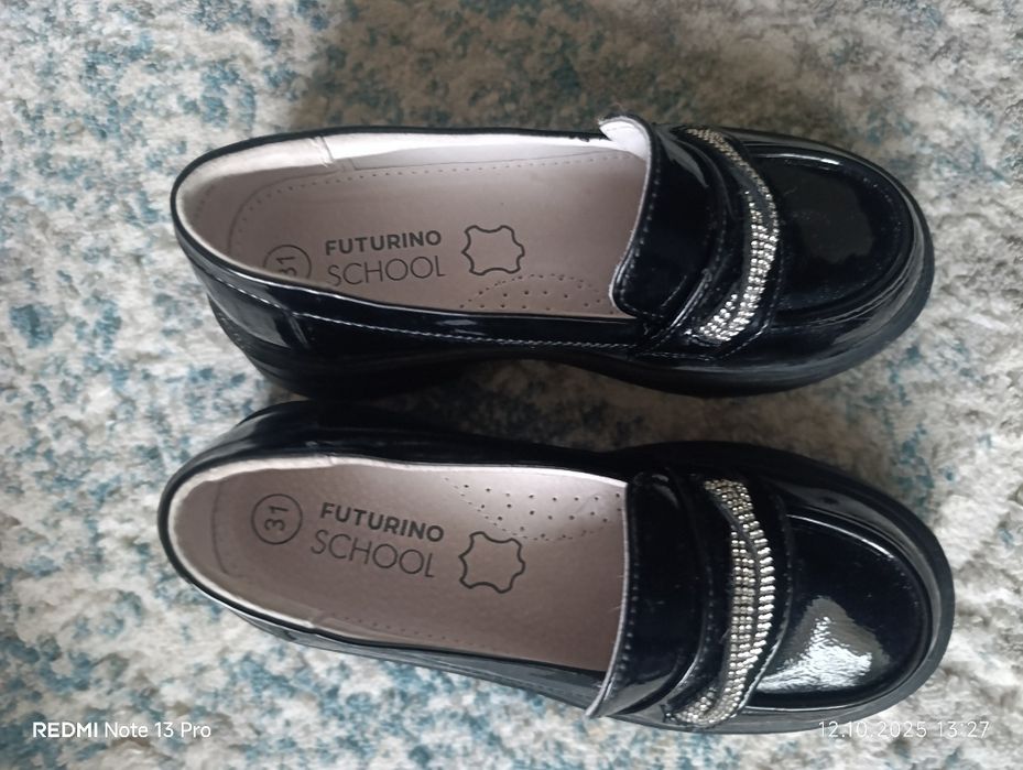 Продам туфли для школы