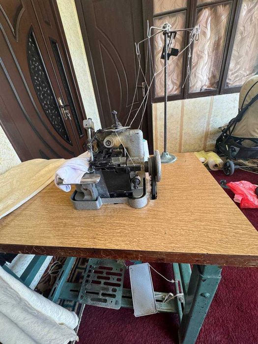 Ikkita tikuv mashinasi (ishga yaroqli)