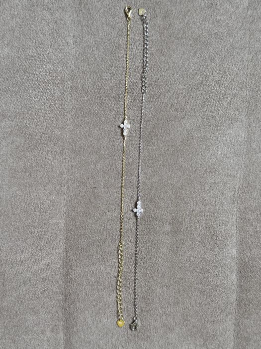 Сребърни гривни с кръстче или детелина и мойсанит (блясък на диамант)